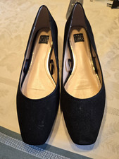 New W/O Box White House Black Market Bellamy Flats Metal Heel 7M