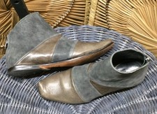 Cydwoq Shade Shoes  7.5