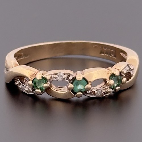 9ct yellow gold emerald - 9ct,