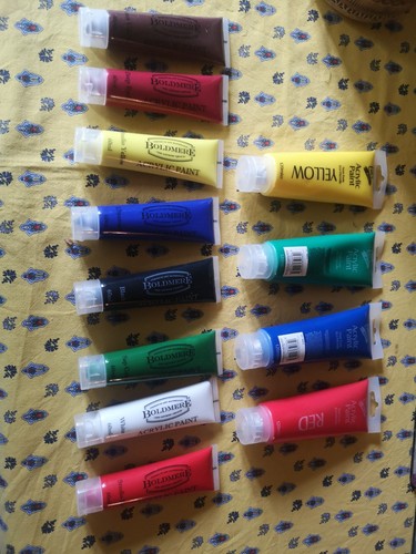 Twelve unused tubes acrylic - unused, of