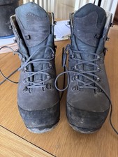 Han Wag Walking Boots Taupe Grey Charcoal Colour Size 9.5 No Box VGC