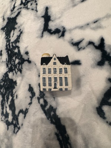 Empty klm house - klm, 105