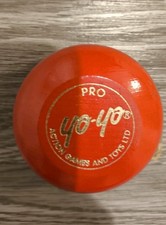 Vintage Wooden Yo-Yo Retro