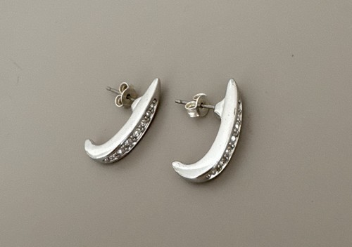 Silver curved swarovski - silver,