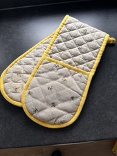 Bee Oven Gloves