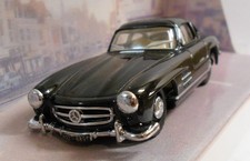 Dinky 1/43 Scale Diecast Model