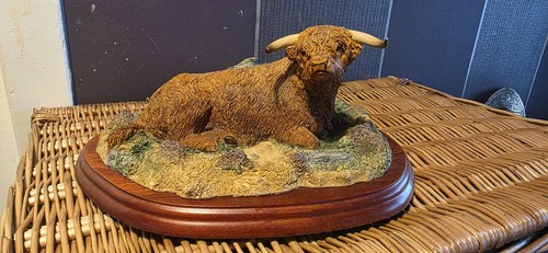 Border fine arts bull - border,