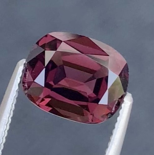 Natural carats untreated - 2.75,