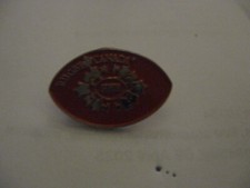RARE OLD CANADA RUGBY FOOTBALL UNION METAL PRESS PIN BADGE