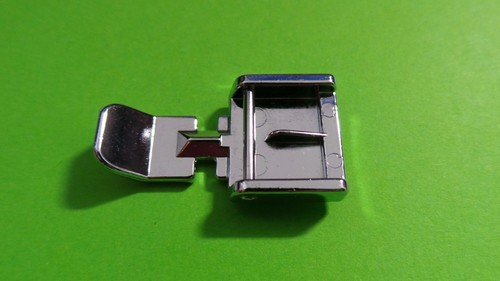 Sewing machine zipper foot - , for