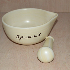 Pestle and Mortar Stoneware Beige Herb and Spices with Pouring Spout