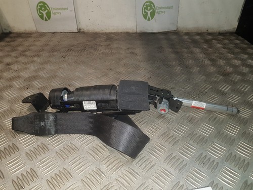 Volvo c30 seatbelt - volvo,