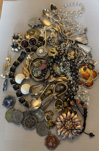 Job lot vintage jewellery - lot, bits