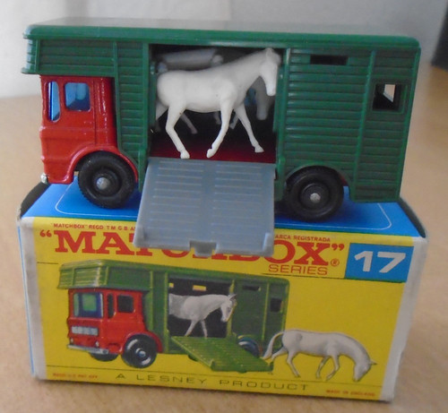 Matchbox series horse box - series, 17