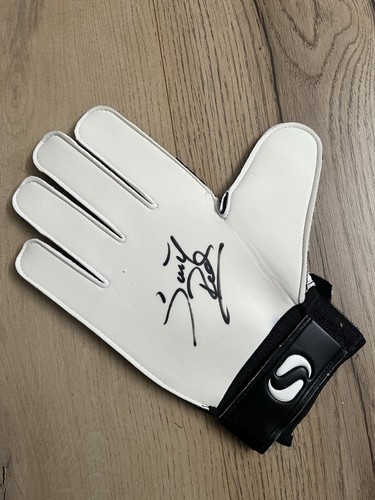 Pavel srnicek signed glove - srnicek,