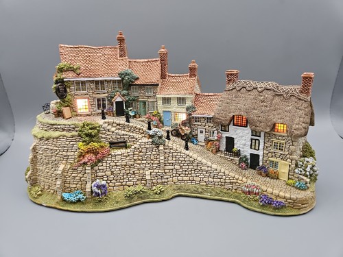 Lilliput lane gold - lane,