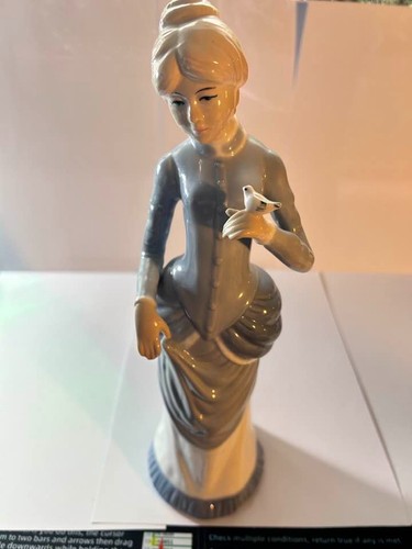 Casades porcelain figurine - casades, of
