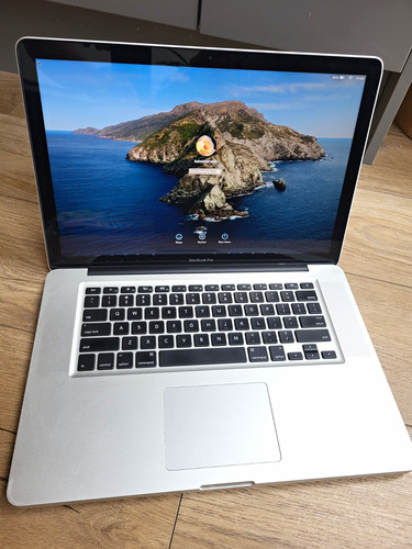 Apple macbook pro - pro, mid