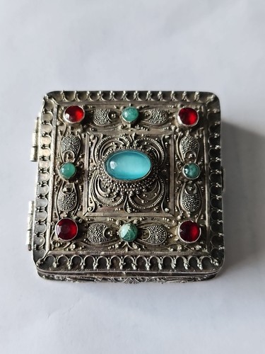 Absolutely stunning antique - stunning,