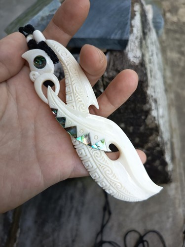 Maori manaia whale - manaia, tail