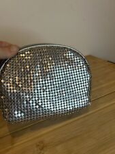 VINTAGE WALLIS SMALL SILVER METALLIC CLUTCH/MAKEUP BAG