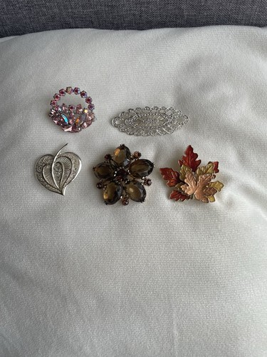 Fashion jewellery brooches job - brooches,