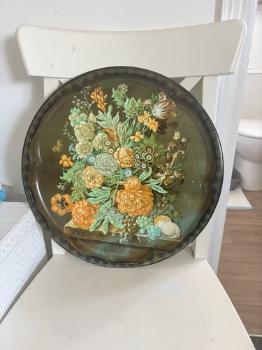 Vintage round metal - round, floral