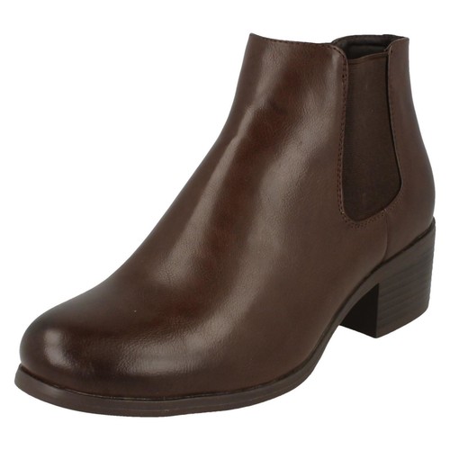 Down earth ladies low - to, heel