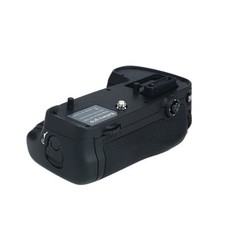 1 PC MB-D15 Vertical Battery