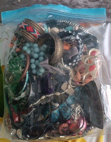 8kg broken costume jewellery - costume,