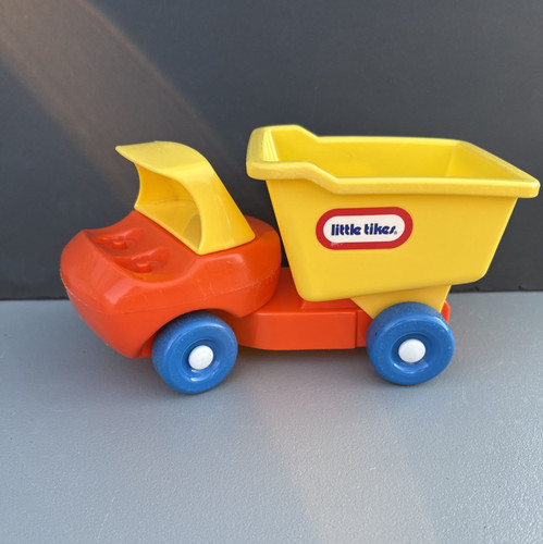 Vintage little tikes - little, yellow