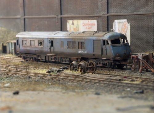 Weathered locomotive gauge - weathered, oo