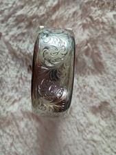 Fine English 1960 hallmarked Sterling Silver  Vintage Hinged Bangle Engraved