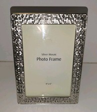 LOVELY SILVER METAL GEOMETRIC MOSAIC 4"x6" PHOTO FRAME - EXCELLENT CONDITION. 