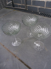 3 x VINTAGE TWIST FLUTED BOWL