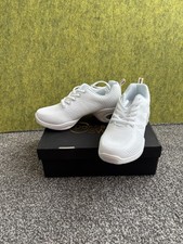 DS dance sneaker Uk4.5 split