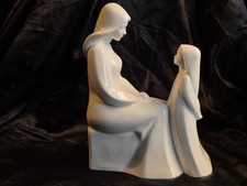 ROYAL DOULTON  Images Figurine  Mother & Daughter HN2841  23 cm tall