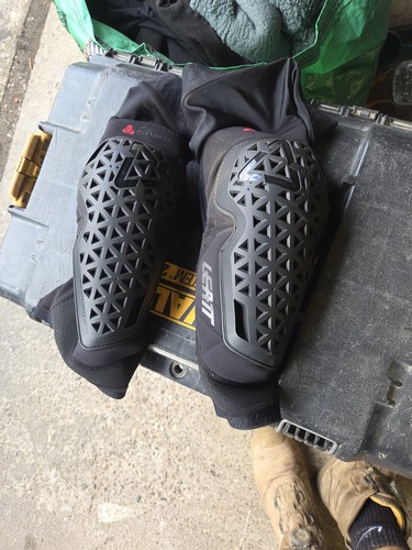 Leatt flexmesh knee guard - flexmesh,