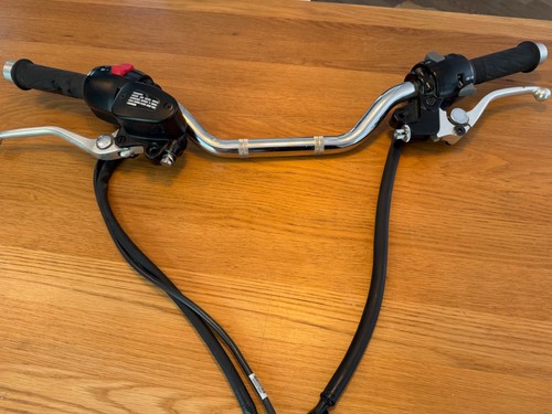 Triumph bonneville 2023 oem - bonneville,