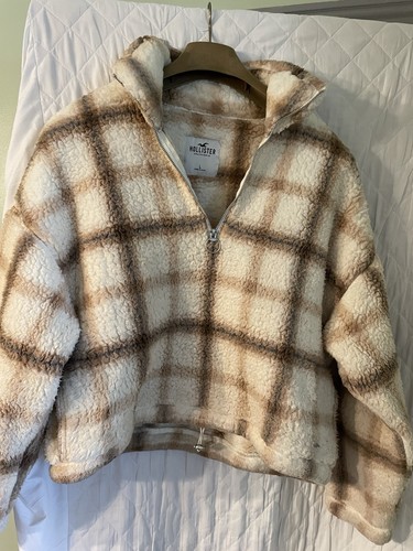 Hollister cream and - hollister,
