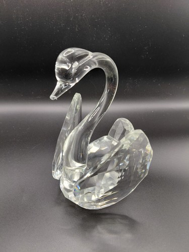 Crystal swan julian - by,
