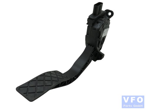 Accelerator pedal accelerator
