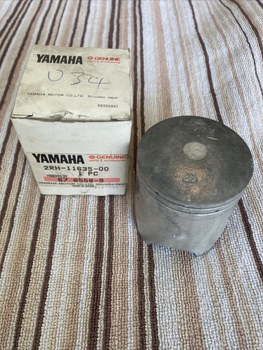 Yamaha genuine piston 25 - genuine, .25