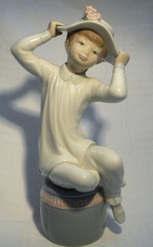 Lladro figure girl - lladro, with