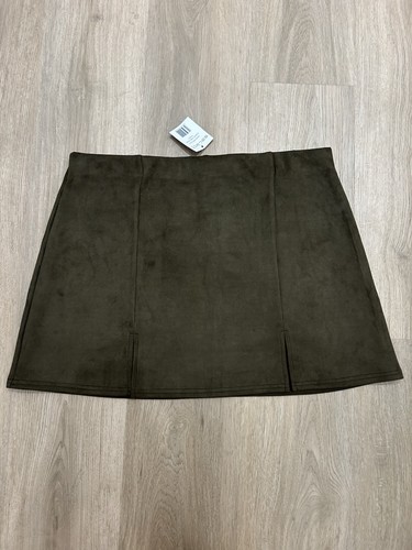 Bnwt select suede - suede, look