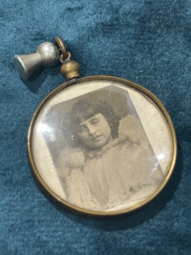 Antique victorian momento - momento, mori