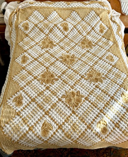 Vintage candlewick doublebed - vintage,