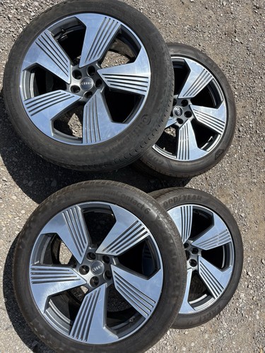 Genuine audi e tron - 4,