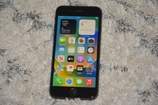 Apple iPhone 8 - 64GB - Space