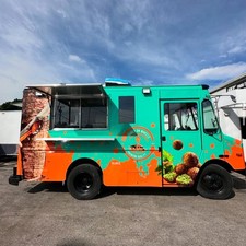 Custom Truck-Style Food Van – Fully Equipped Mobile Catering Unit